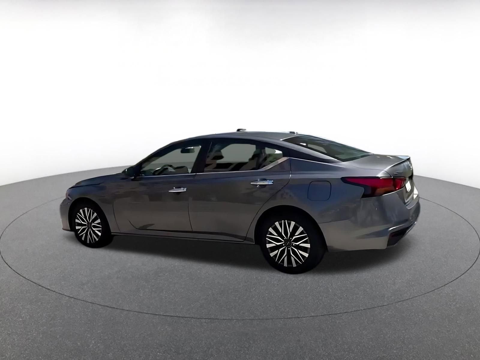 Thumbnail: 2025 Nissan Altima - 15