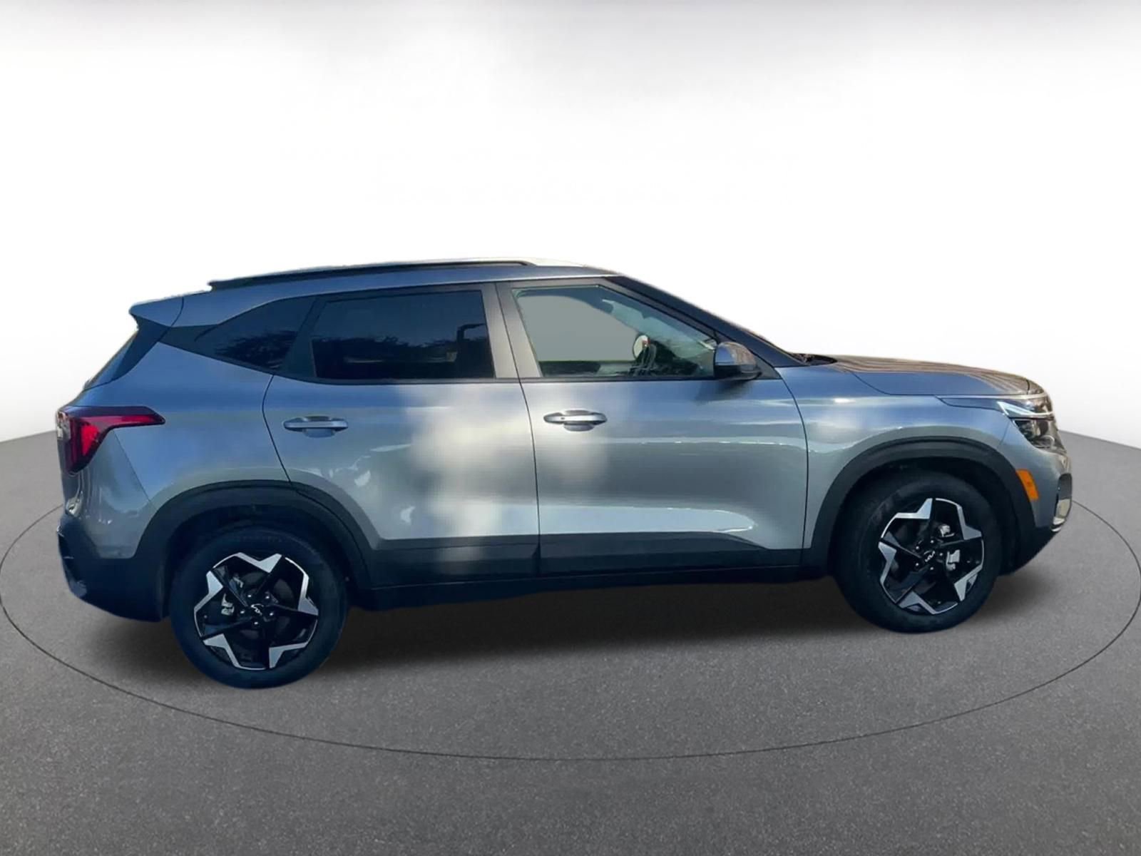 Thumbnail: 2025 Jeep Compass - 16