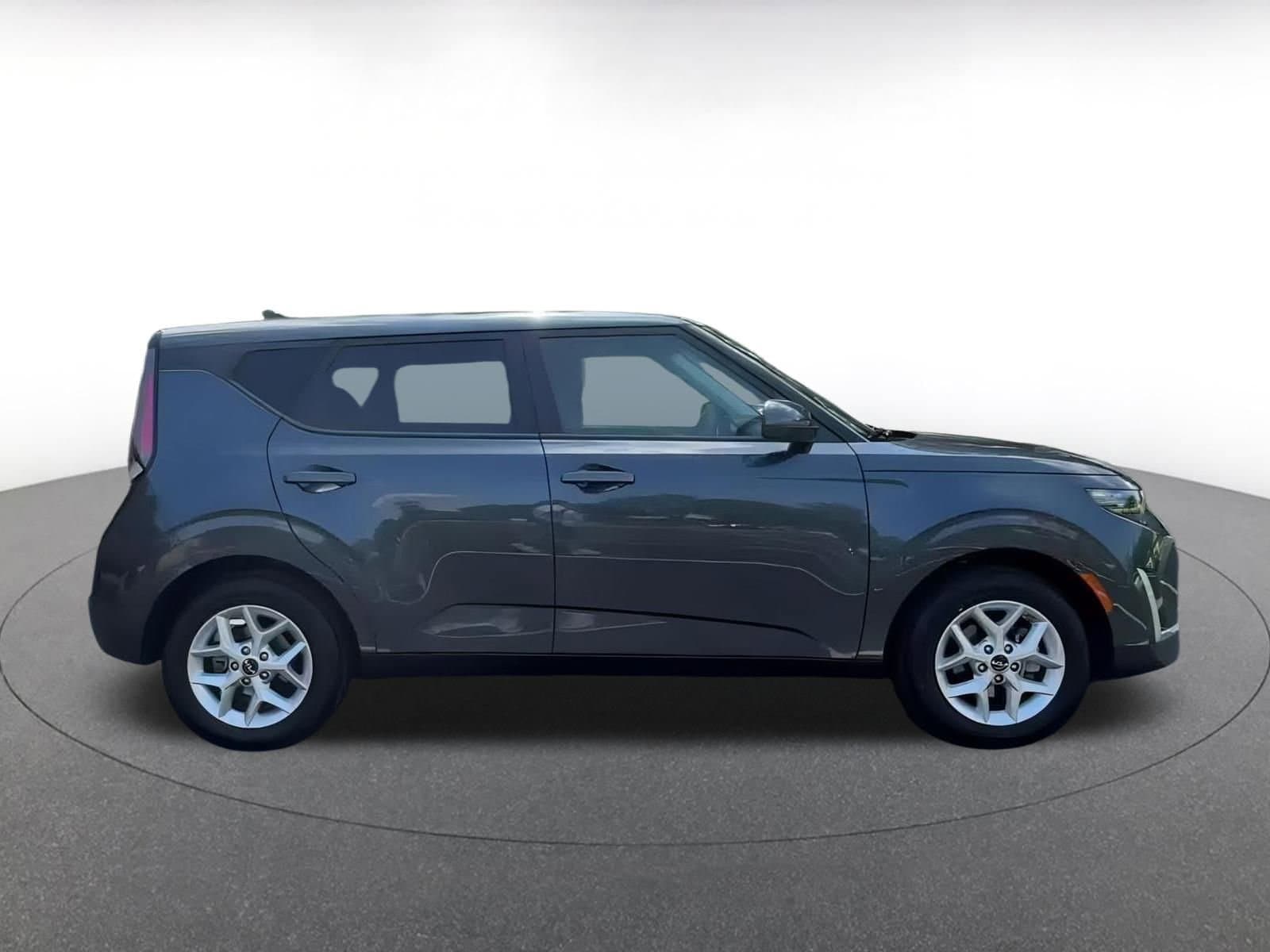 2024 Kia Soul LX 16