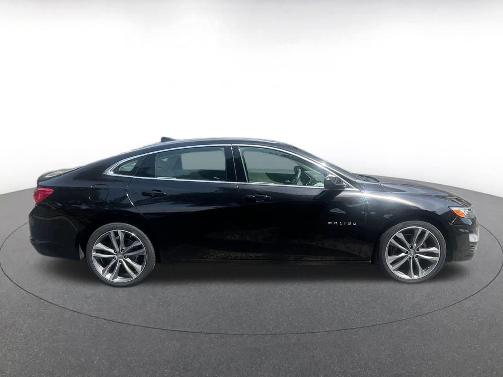 Thumbnail: 2024 Chevrolet Malibu - 13