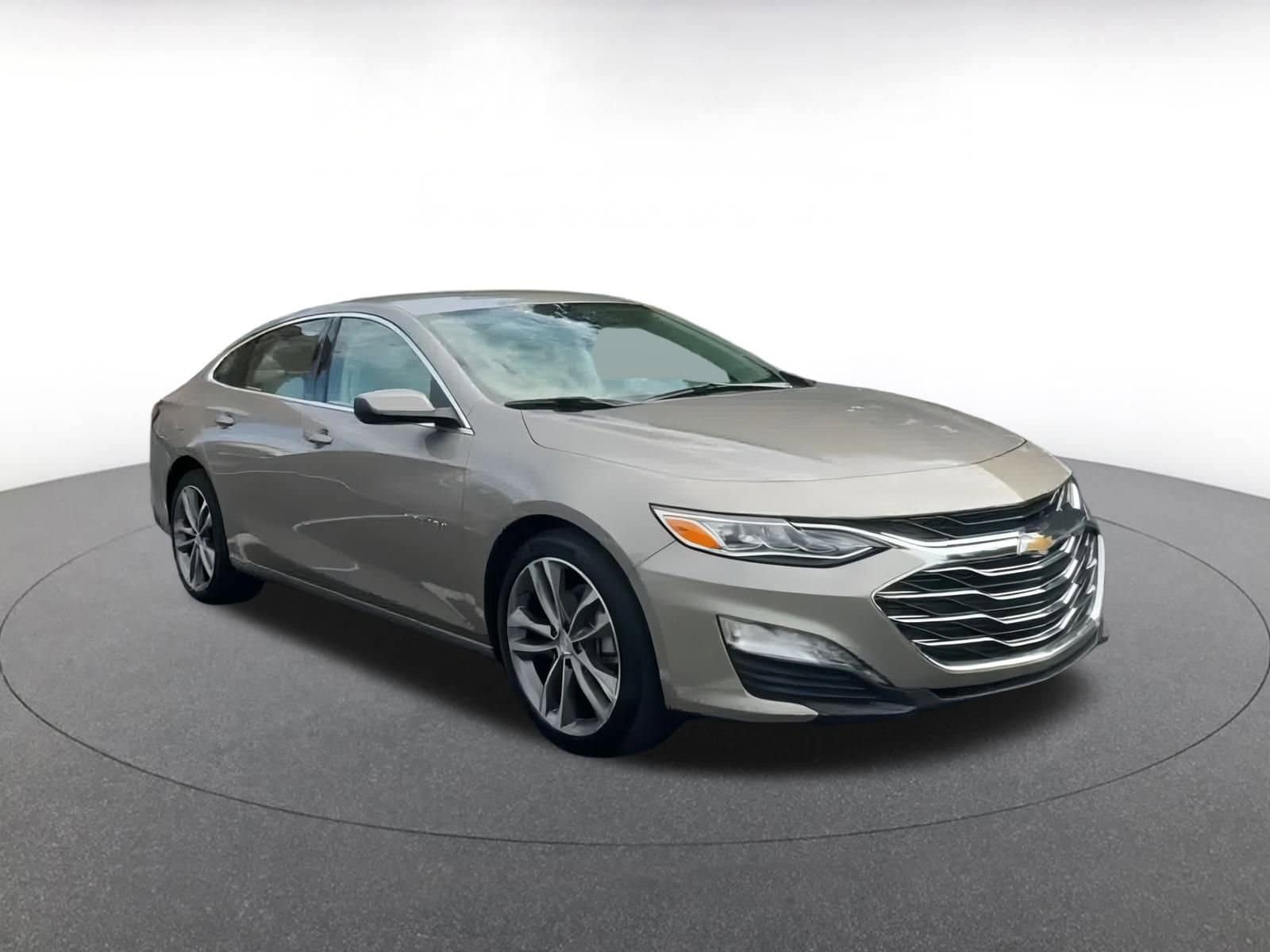 Thumbnail: 2024 Chevrolet Malibu - 3
