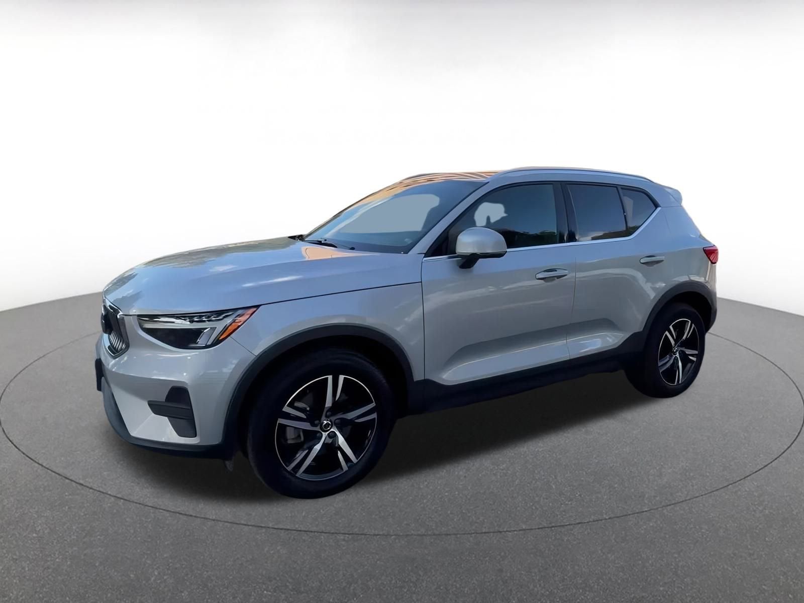 Thumbnail: 2024 Volvo XC40 - 6