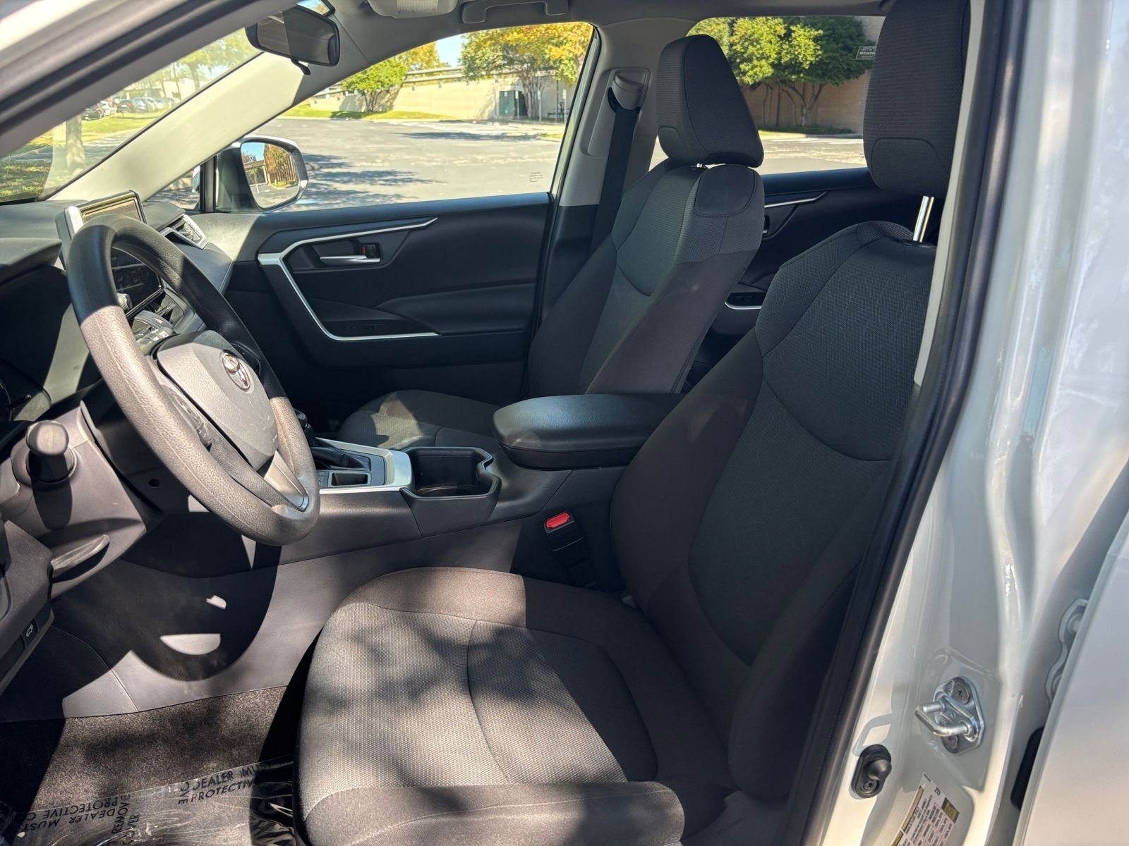 Thumbnail: 2025 Toyota RAV4 - 30