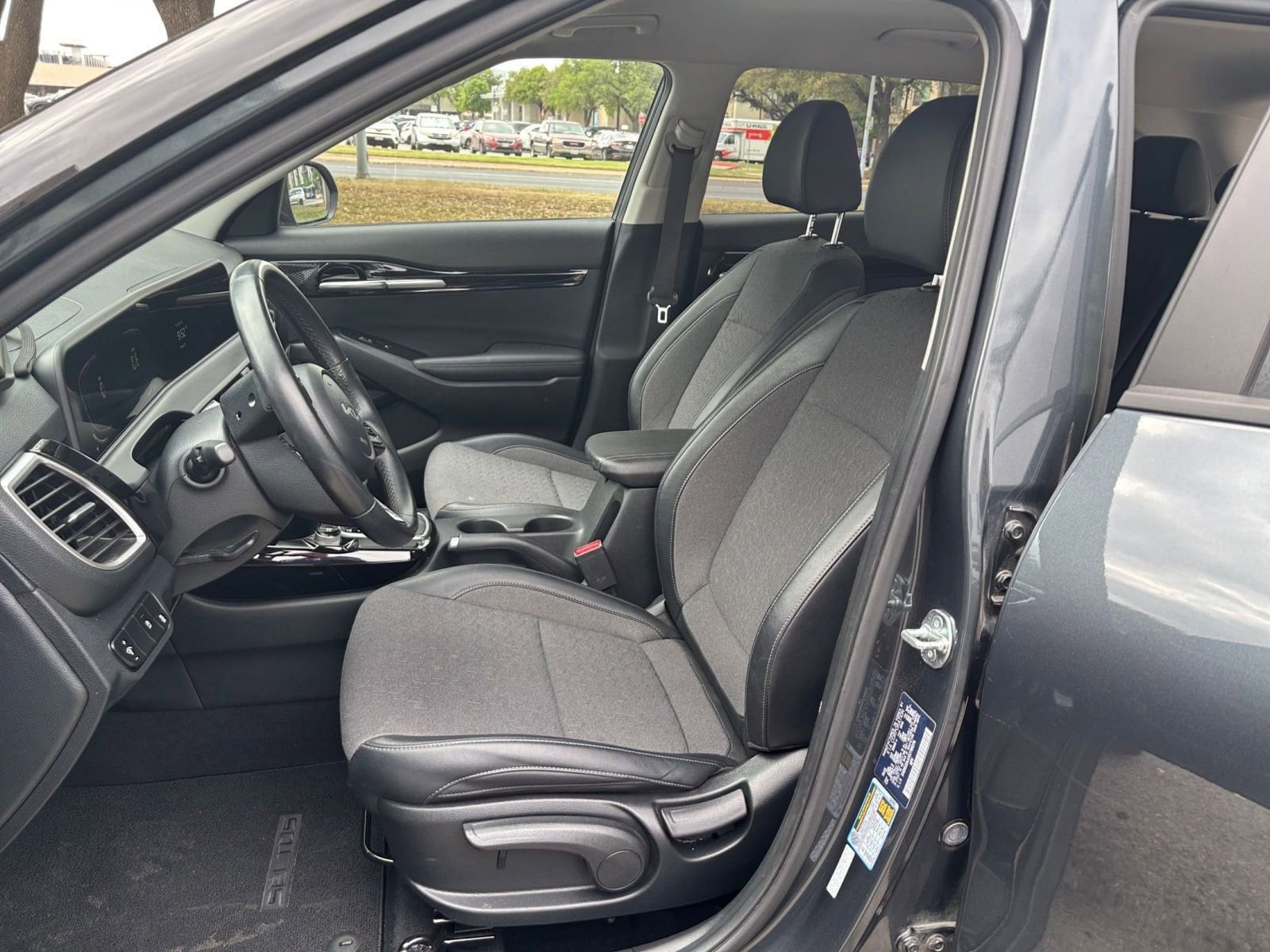 Thumbnail: 2025 Kia Seltos - 33