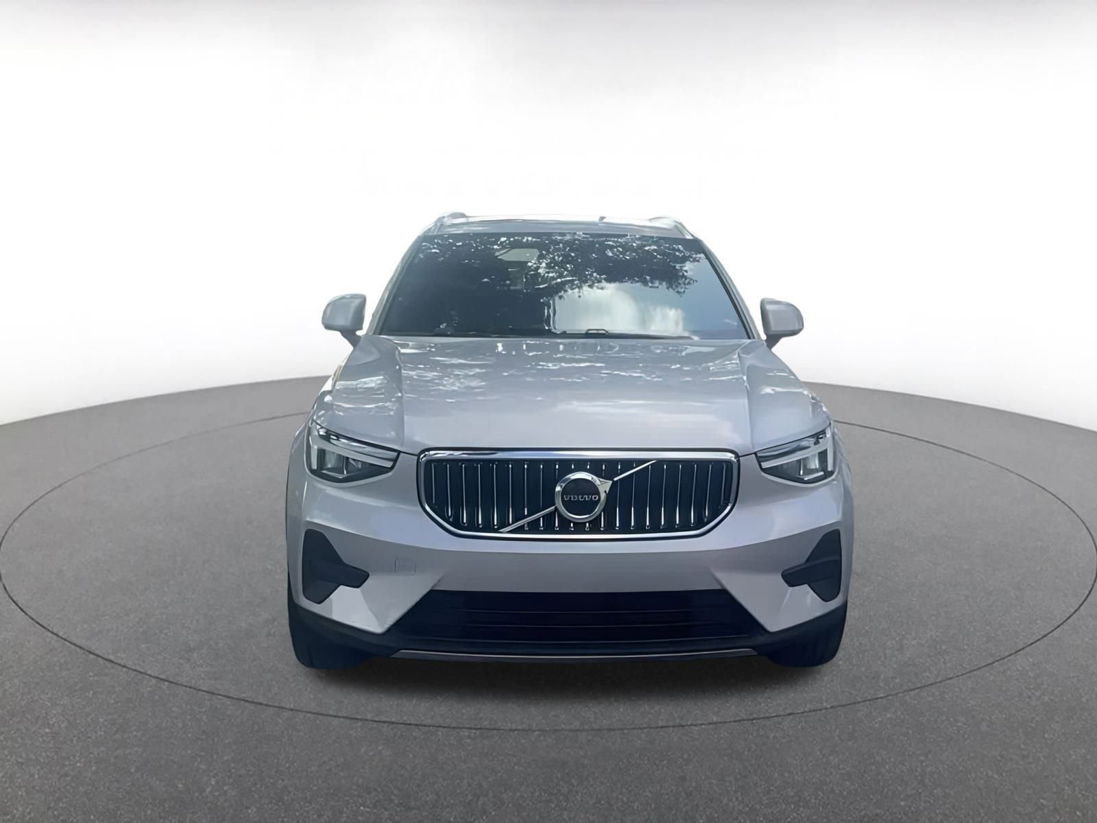 Thumbnail: 2024 Volvo XC40 - 3