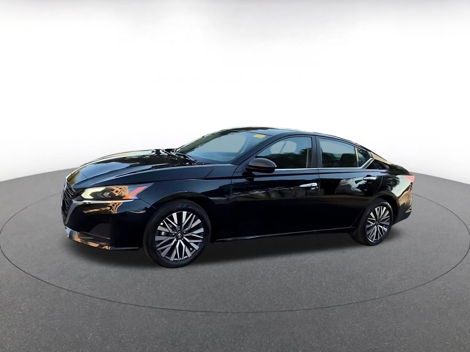 Thumbnail: 2025 Nissan Altima - 7