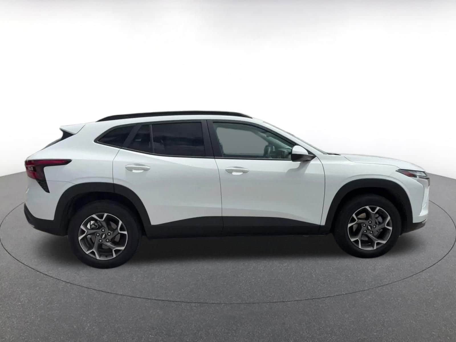 Thumbnail: 2025 Chevrolet Trax - 16