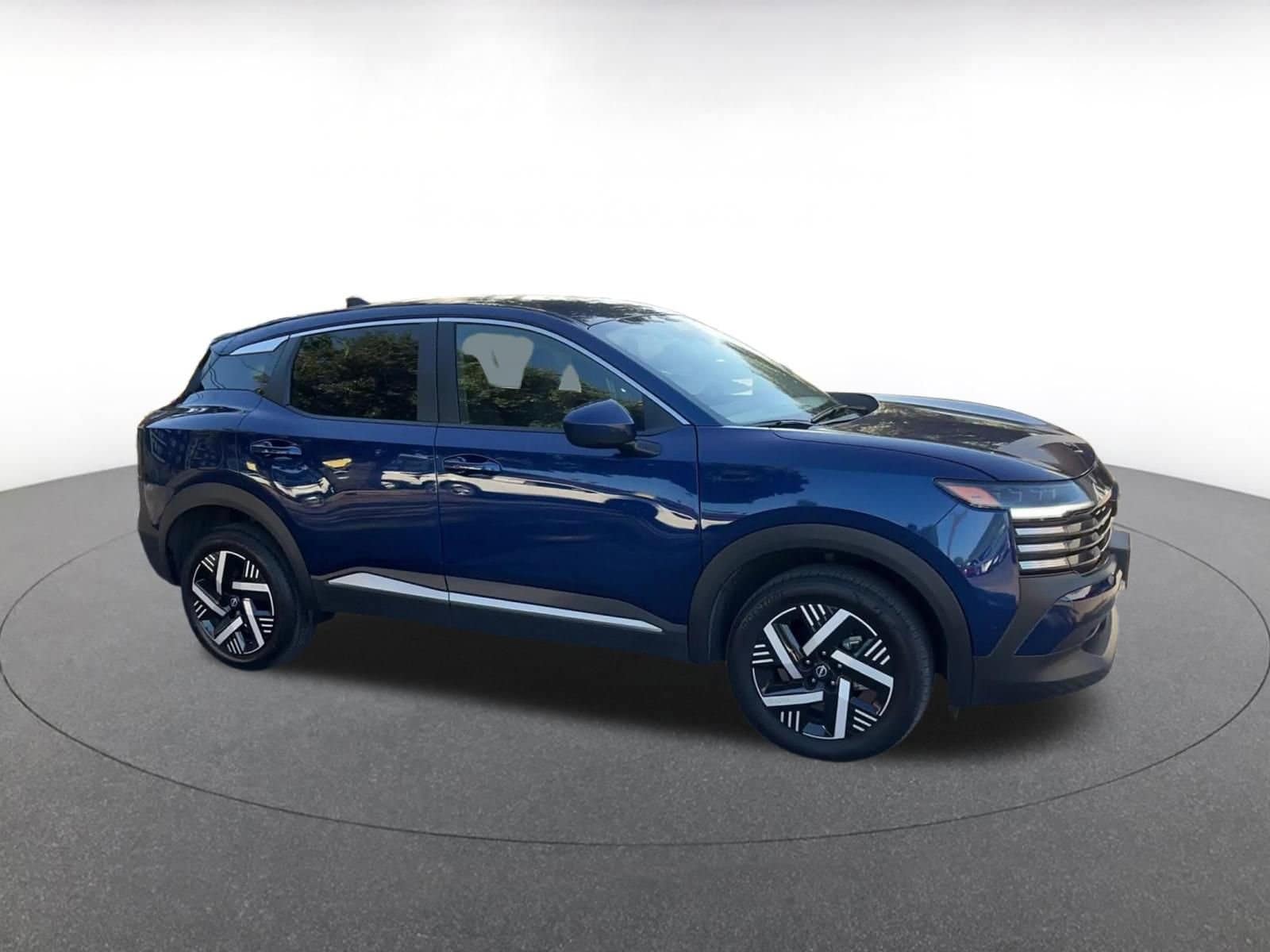 Thumbnail: 2025 Nissan Kicks - 2