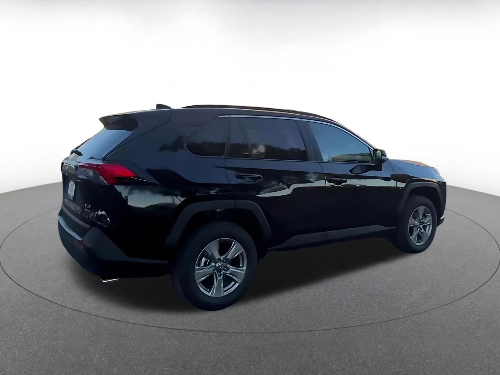 Thumbnail: 2025 Toyota RAV4 - 15