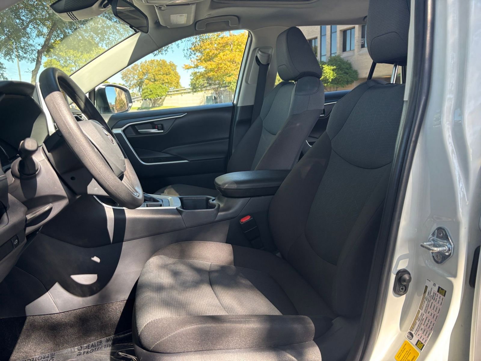 Thumbnail: 2025 Toyota RAV4 - 21