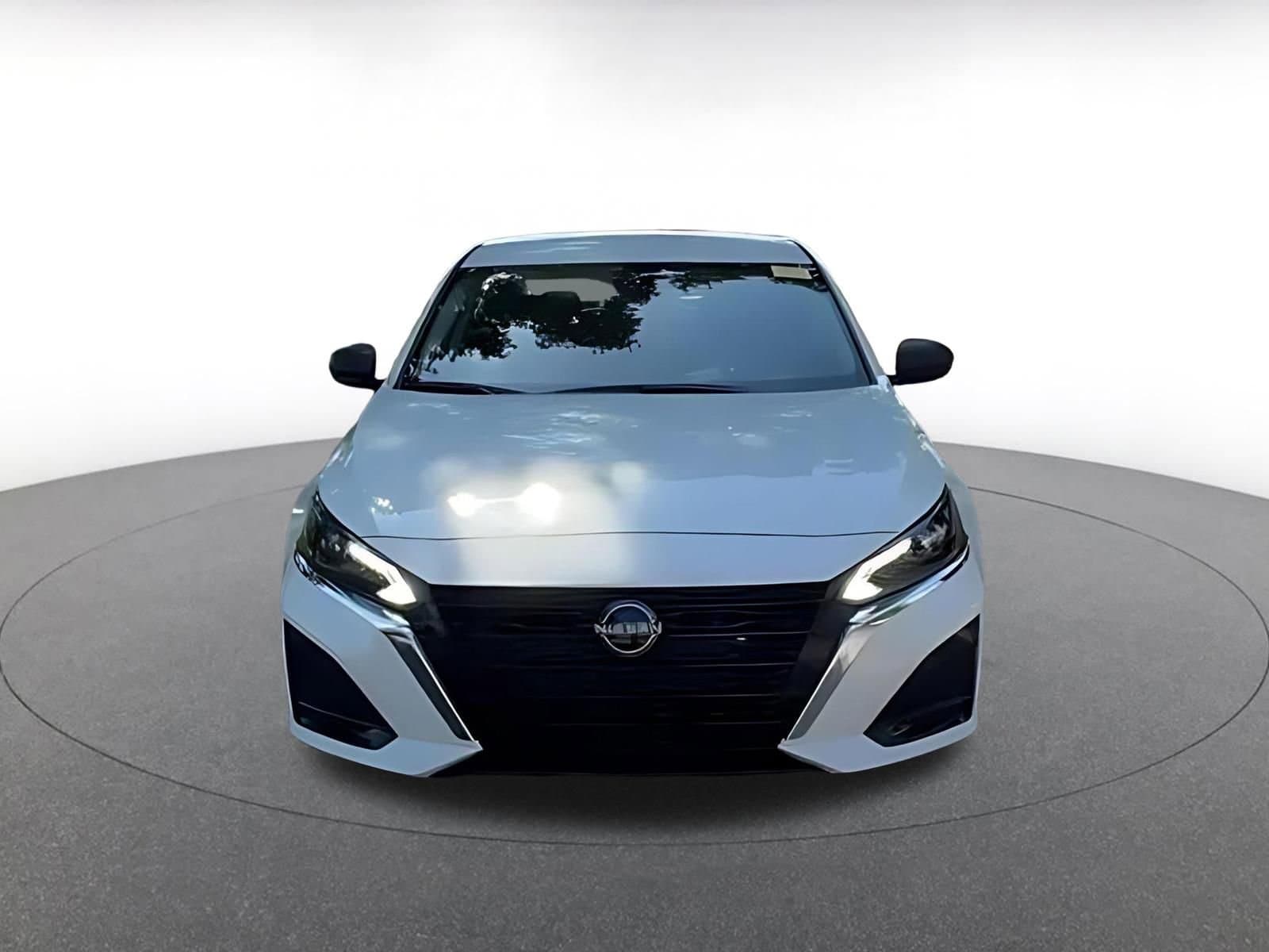 Thumbnail: 2025 Nissan Altima - 5