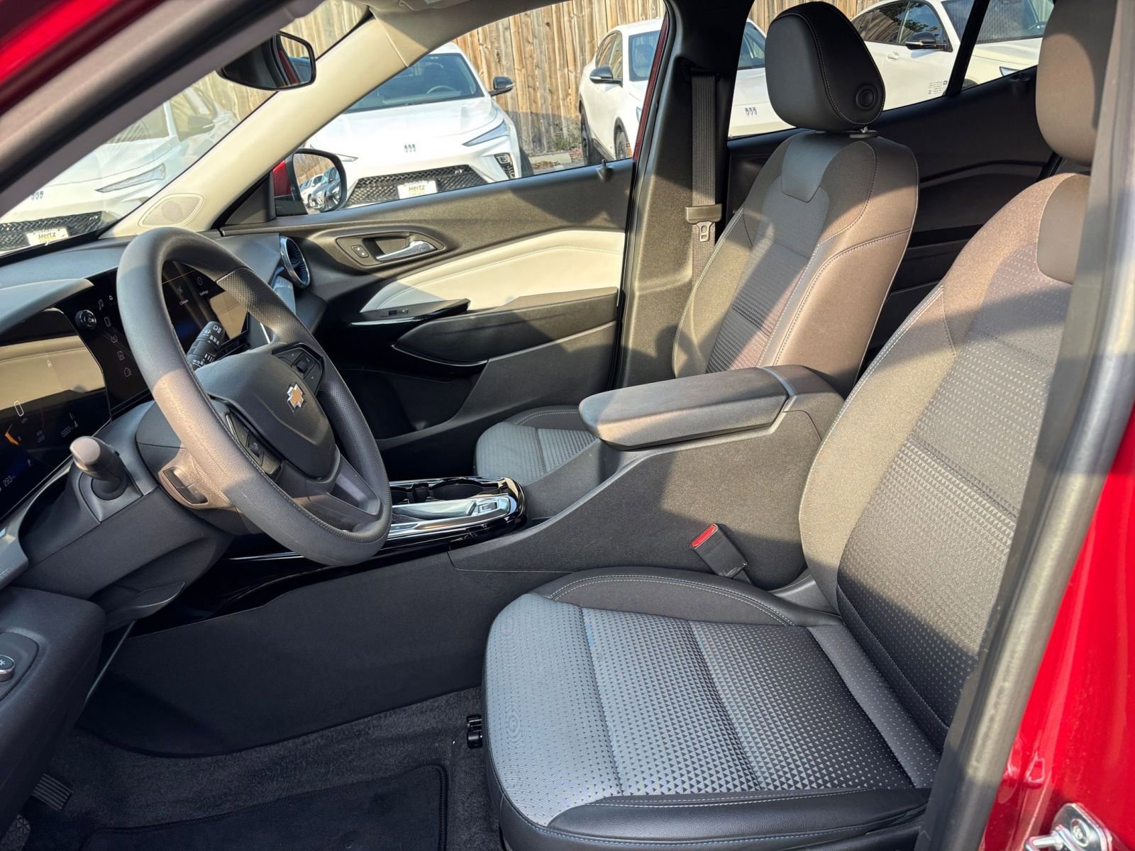 Thumbnail: 2025 Chevrolet Trax - 30