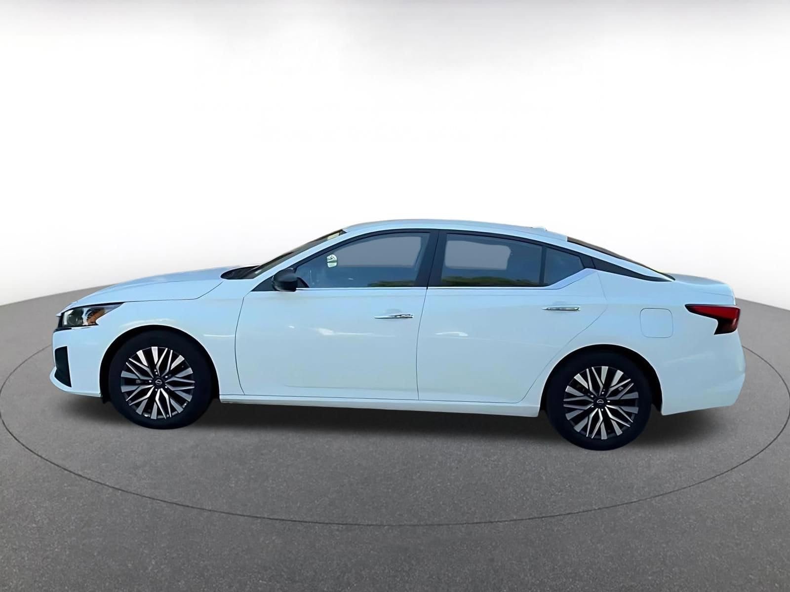Thumbnail: 2025 Nissan Altima - 8