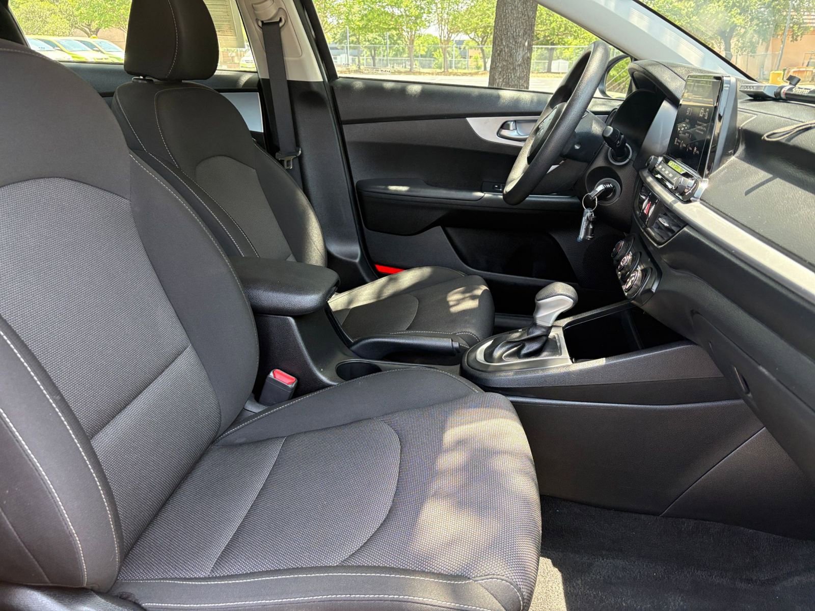 Thumbnail: 2023 Kia Forte - 25