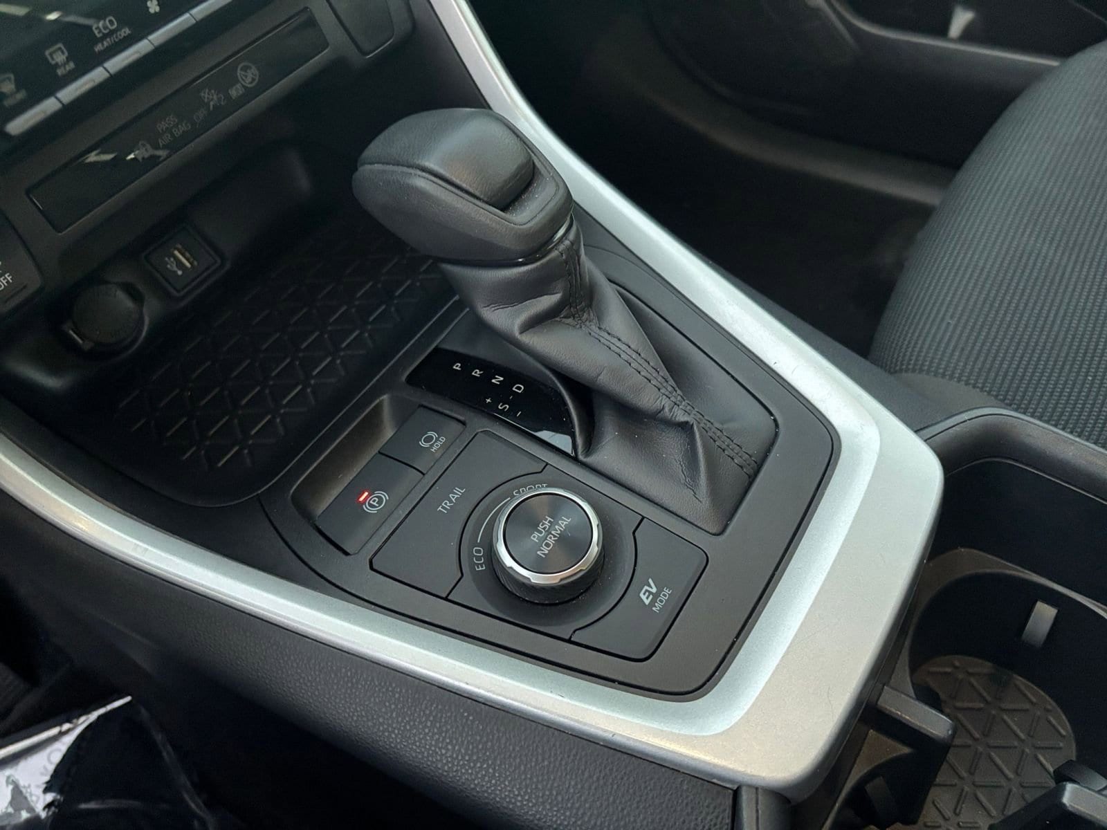 Thumbnail: 2025 Toyota RAV4 - 35