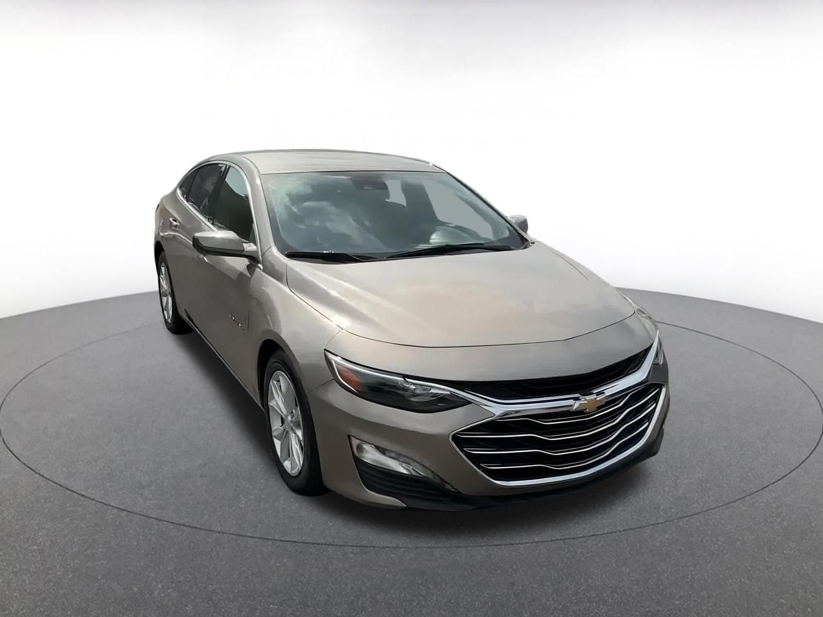 Thumbnail: 2024 Chevrolet Malibu - 3