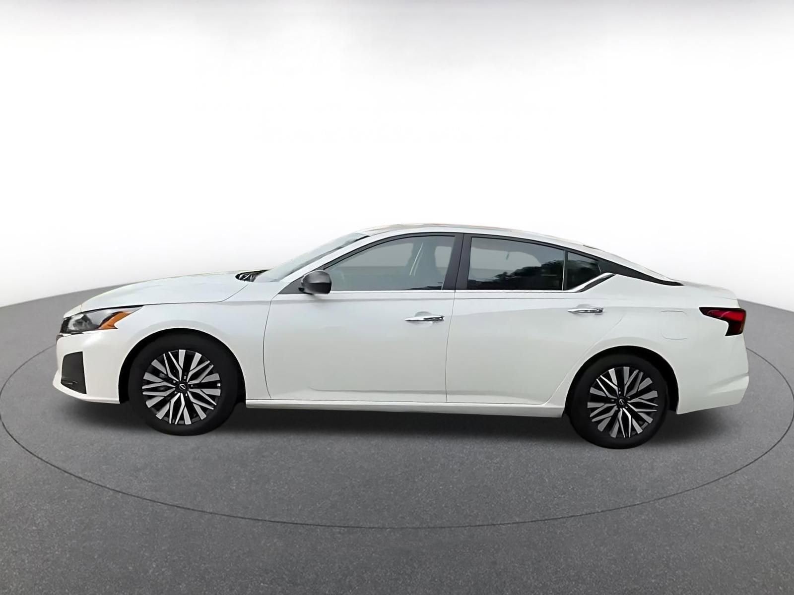 Thumbnail: 2025 Nissan Altima - 8