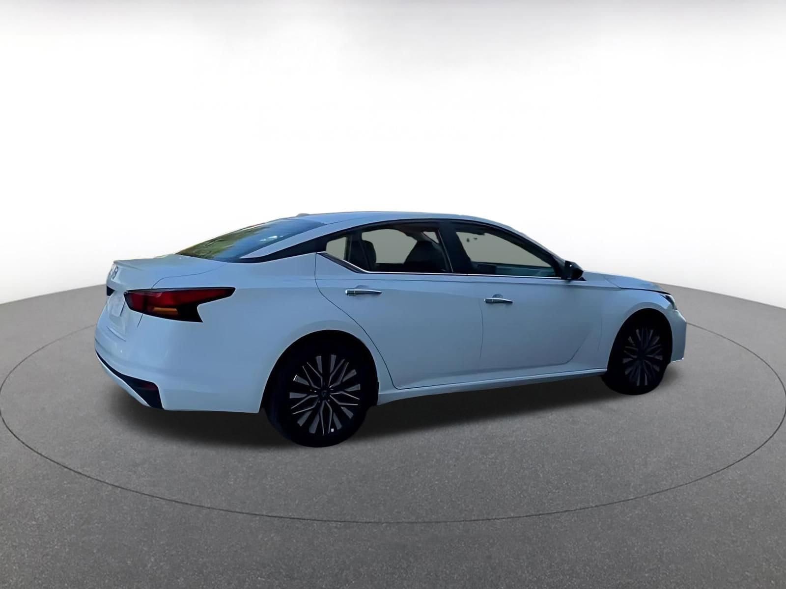 Thumbnail: 2025 Nissan Altima - 13