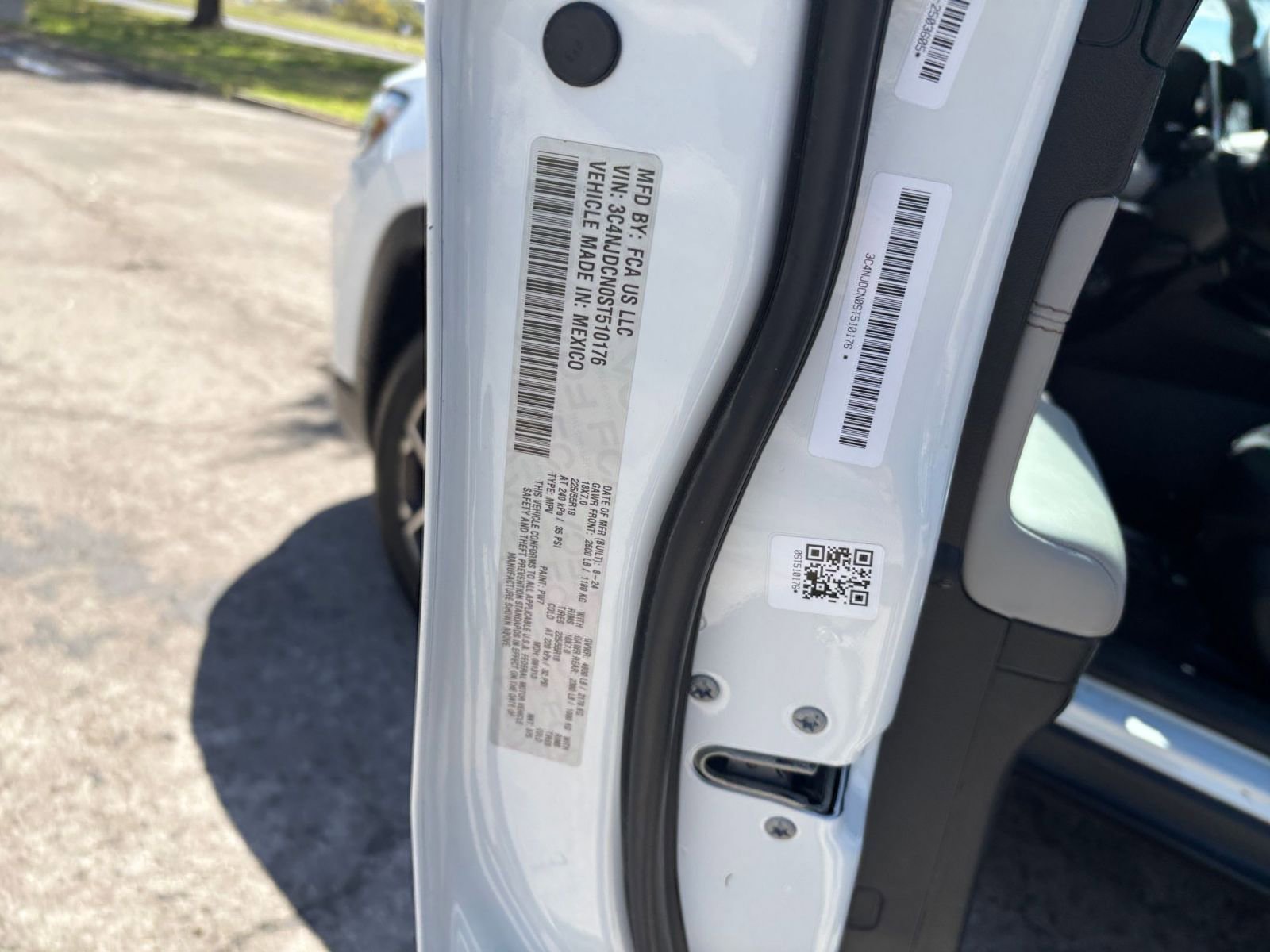 Thumbnail: 2025 Jeep Compass - 23