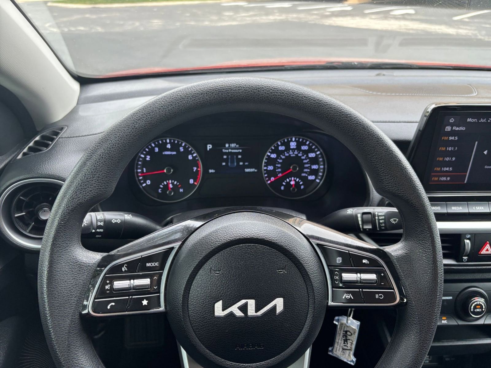 Thumbnail: 2023 Kia Forte - 28