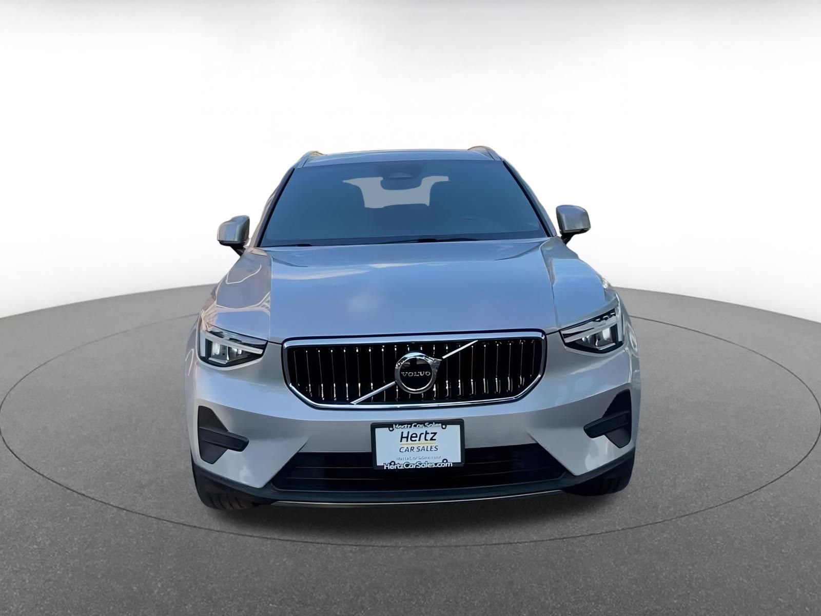 Thumbnail: 2024 Volvo XC40 - 3