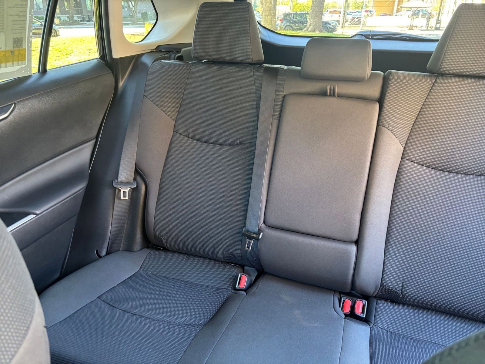 Thumbnail: 2025 Toyota RAV4 - 33