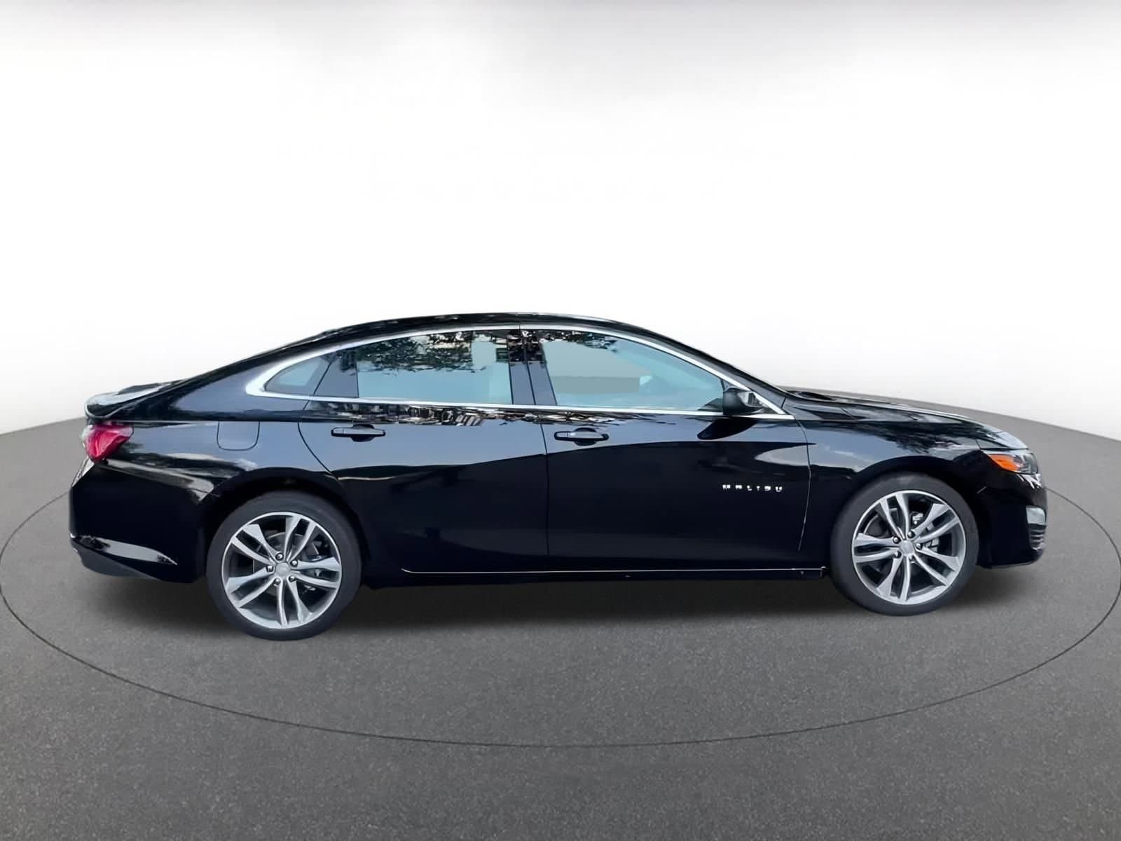 Thumbnail: 2024 Chevrolet Malibu - 16