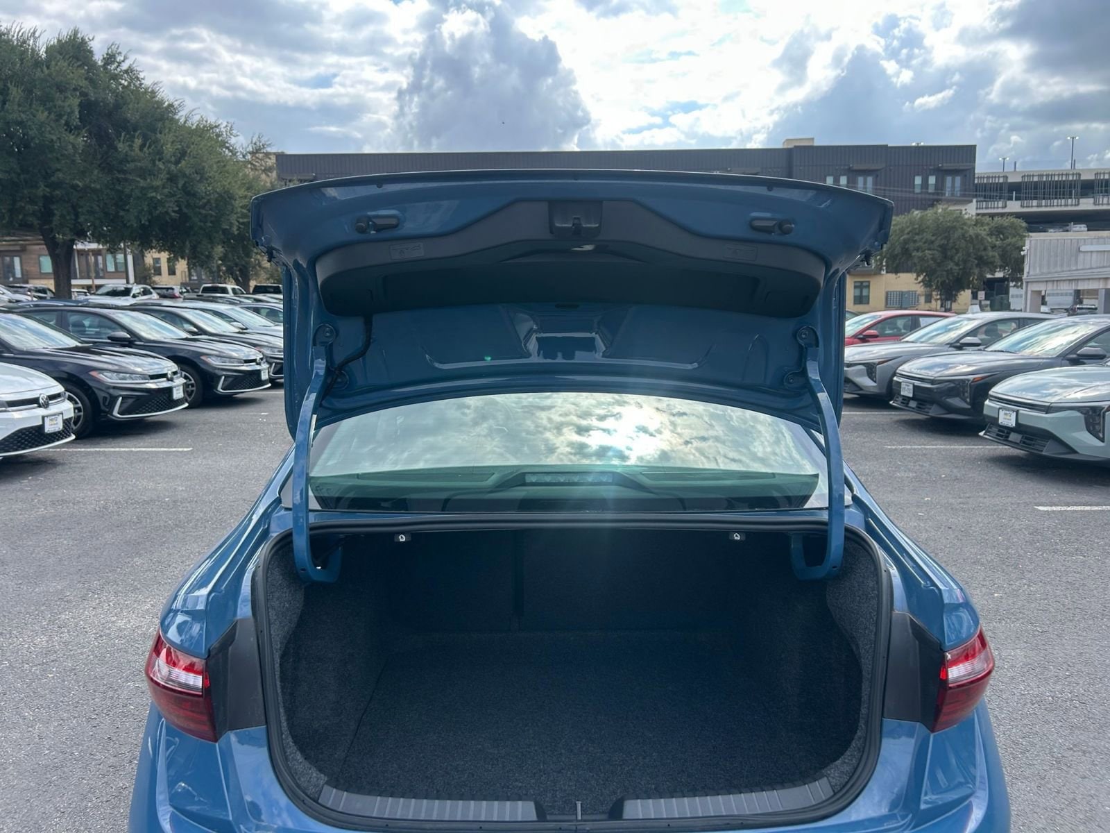 Thumbnail: 2025 Volkswagen Jetta - 29