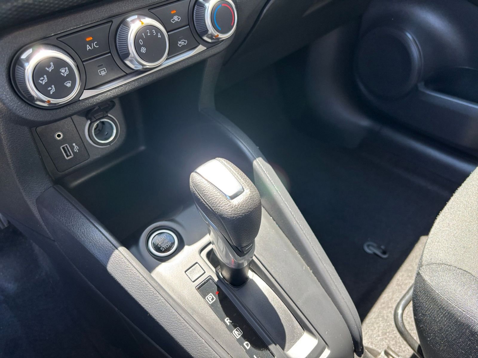 2024 Nissan Kicks S 35