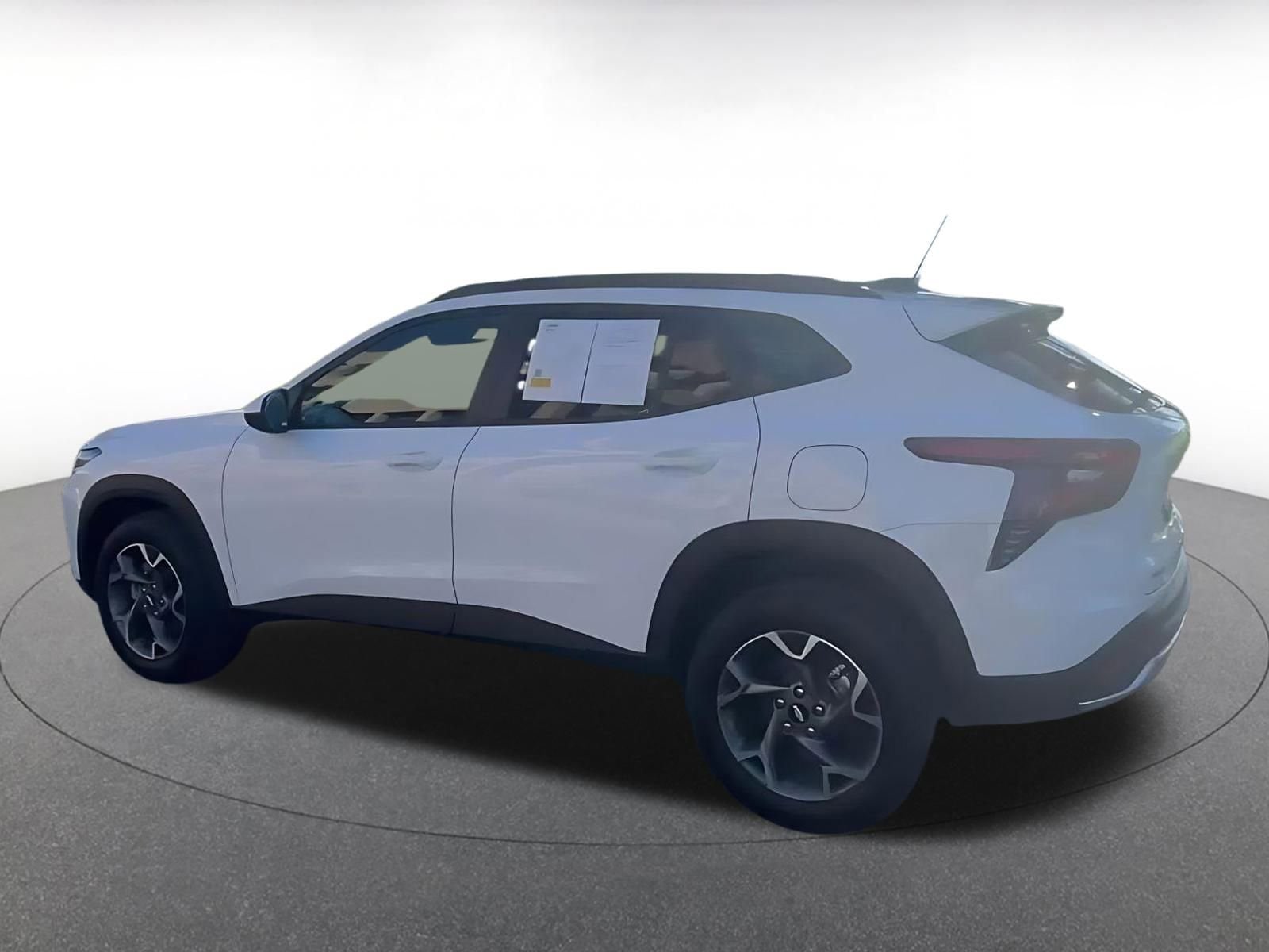 Thumbnail: 2025 Chevrolet Trax - 10