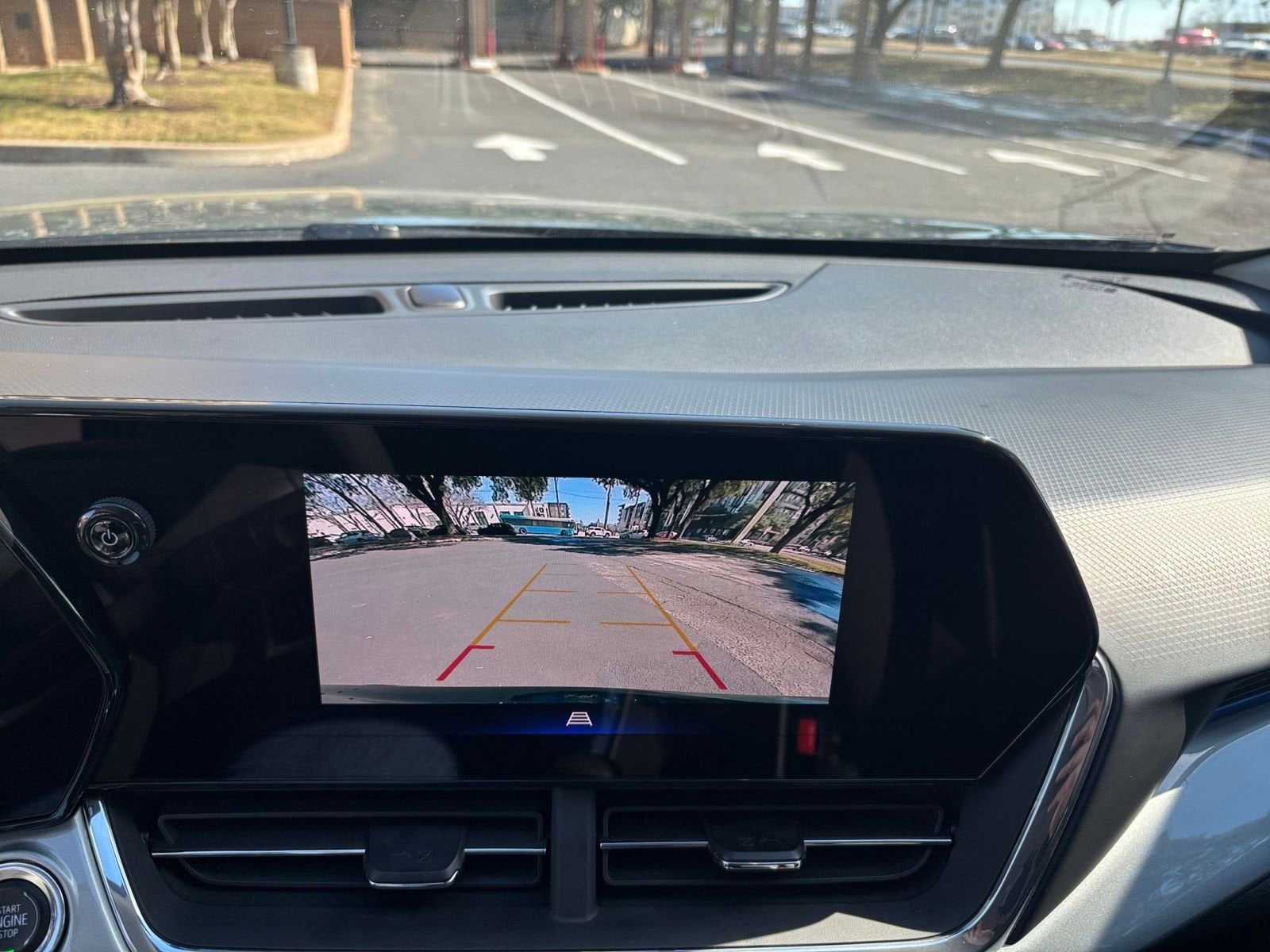 Thumbnail: 2025 Chevrolet Trax - 17