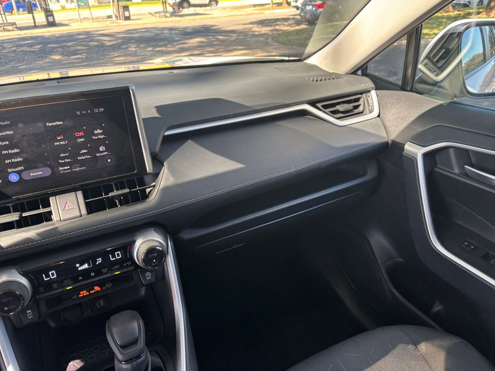 Thumbnail: 2025 Toyota RAV4 - 29