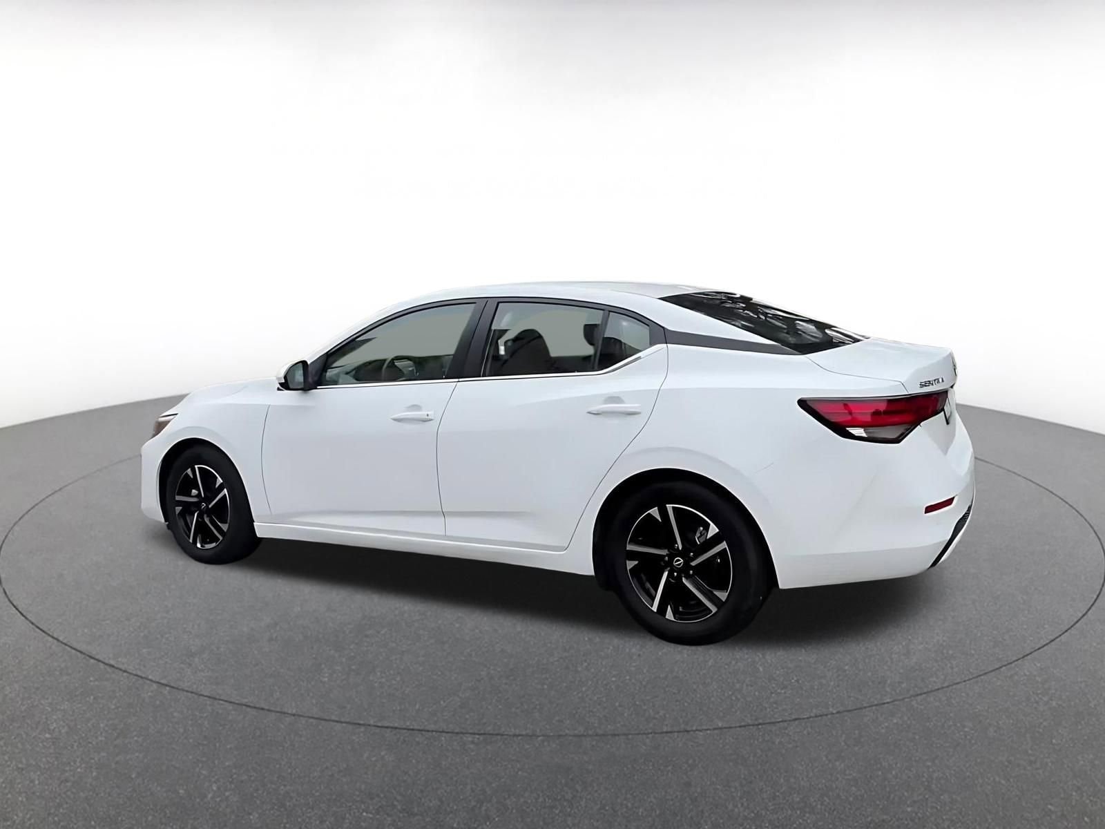 Thumbnail: 2025 Nissan Sentra - 10