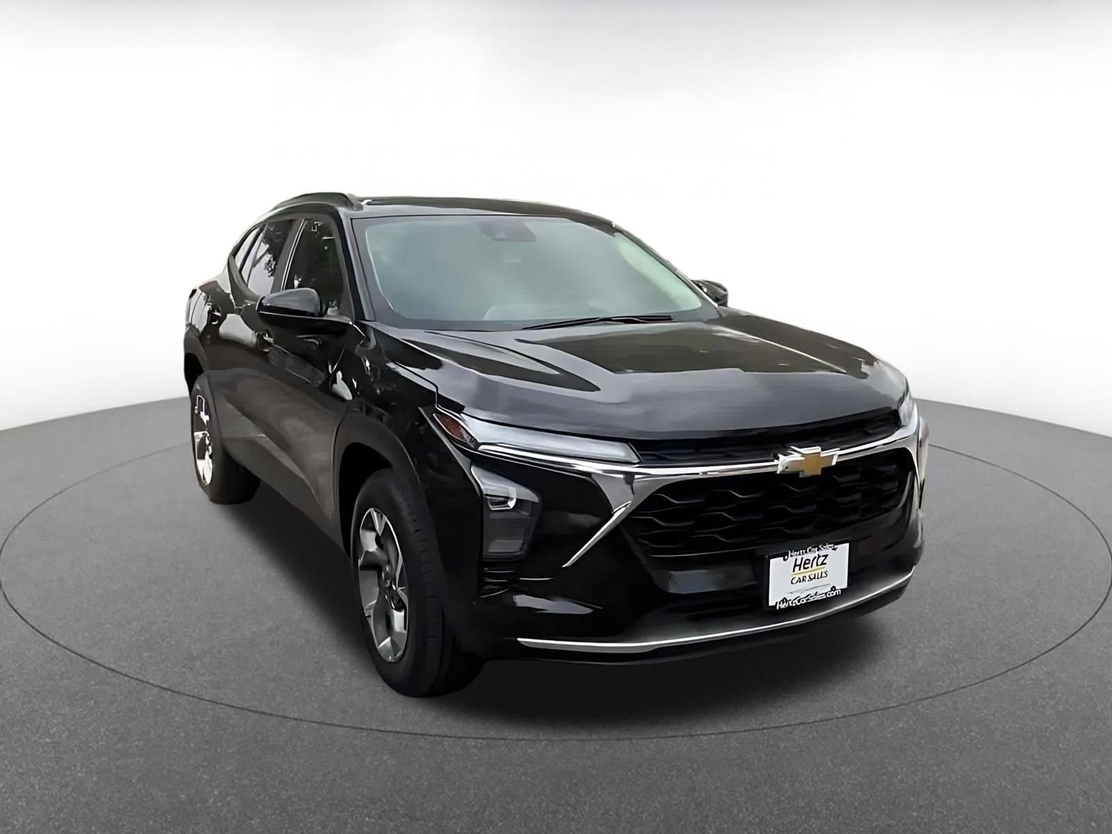 Thumbnail: 2025 Chevrolet Trax - 3