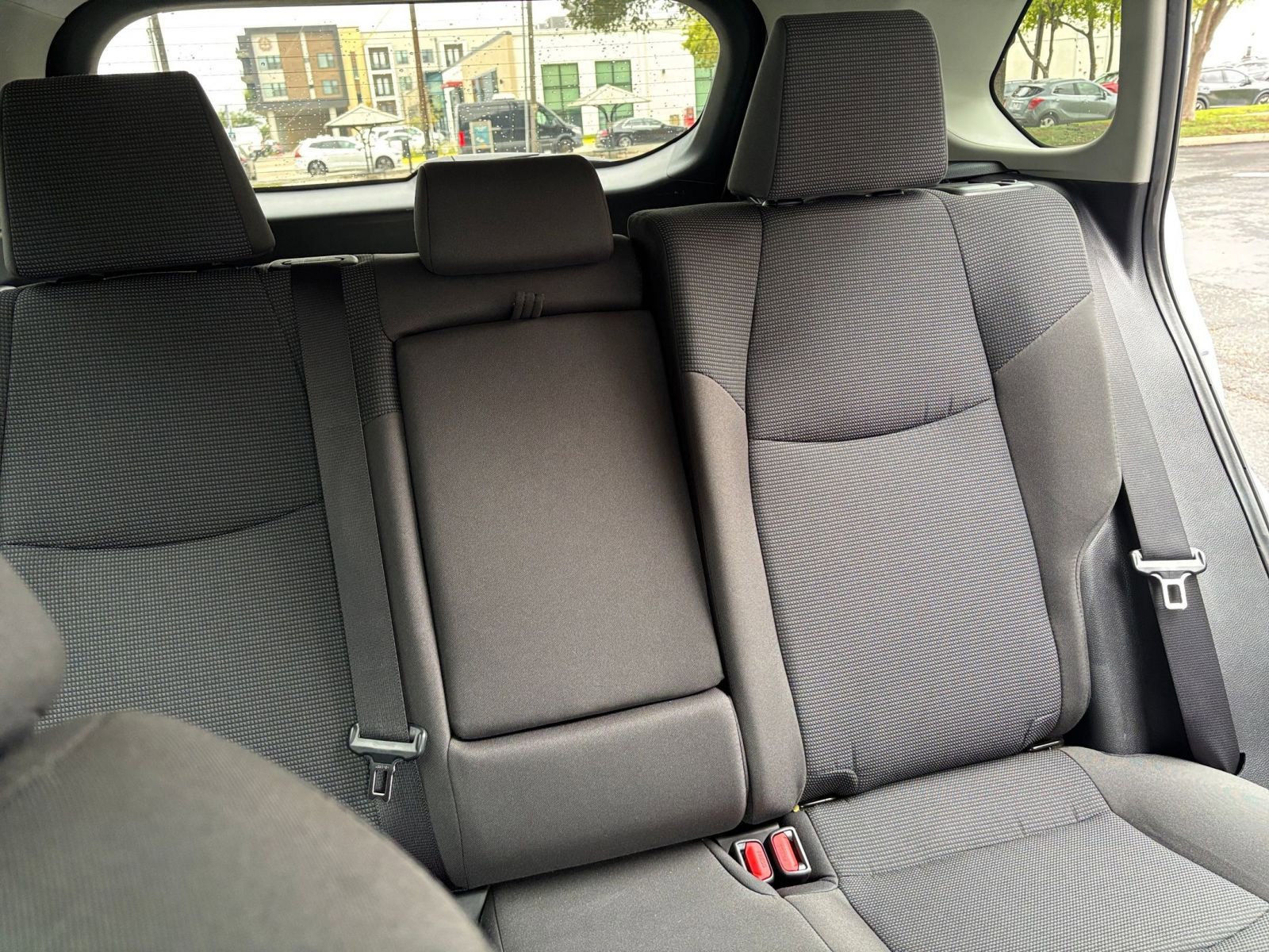 Thumbnail: 2025 Toyota RAV4 - 31