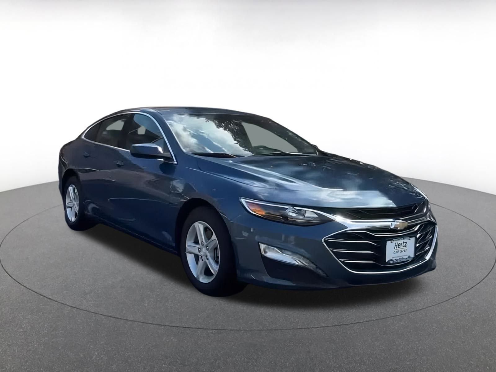 Thumbnail: 2024 Chevrolet Malibu - 3