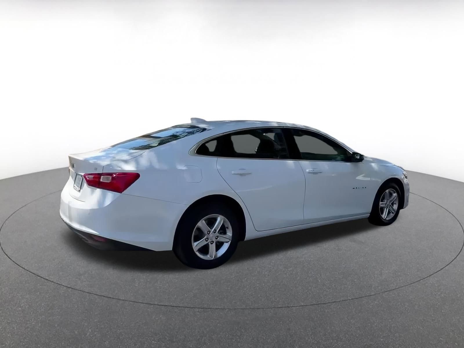 Thumbnail: 2024 Chevrolet Malibu - 13
