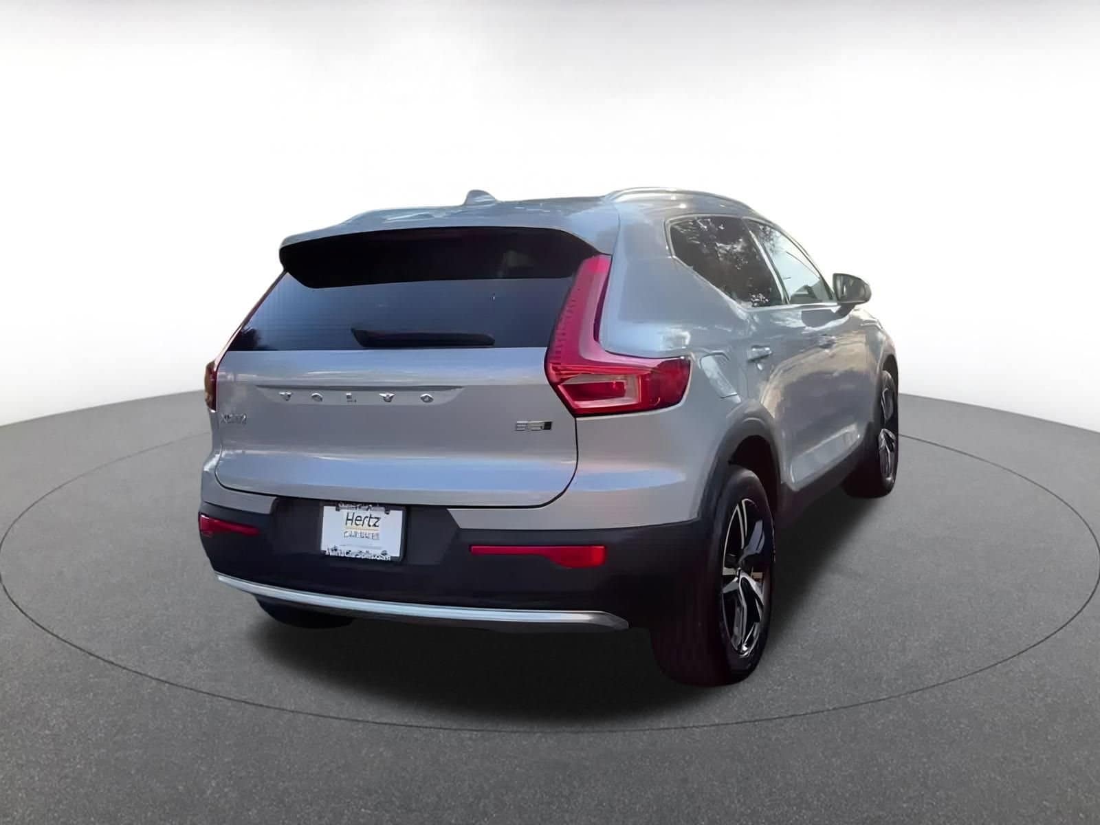 Thumbnail: 2024 Volvo XC40 - 13