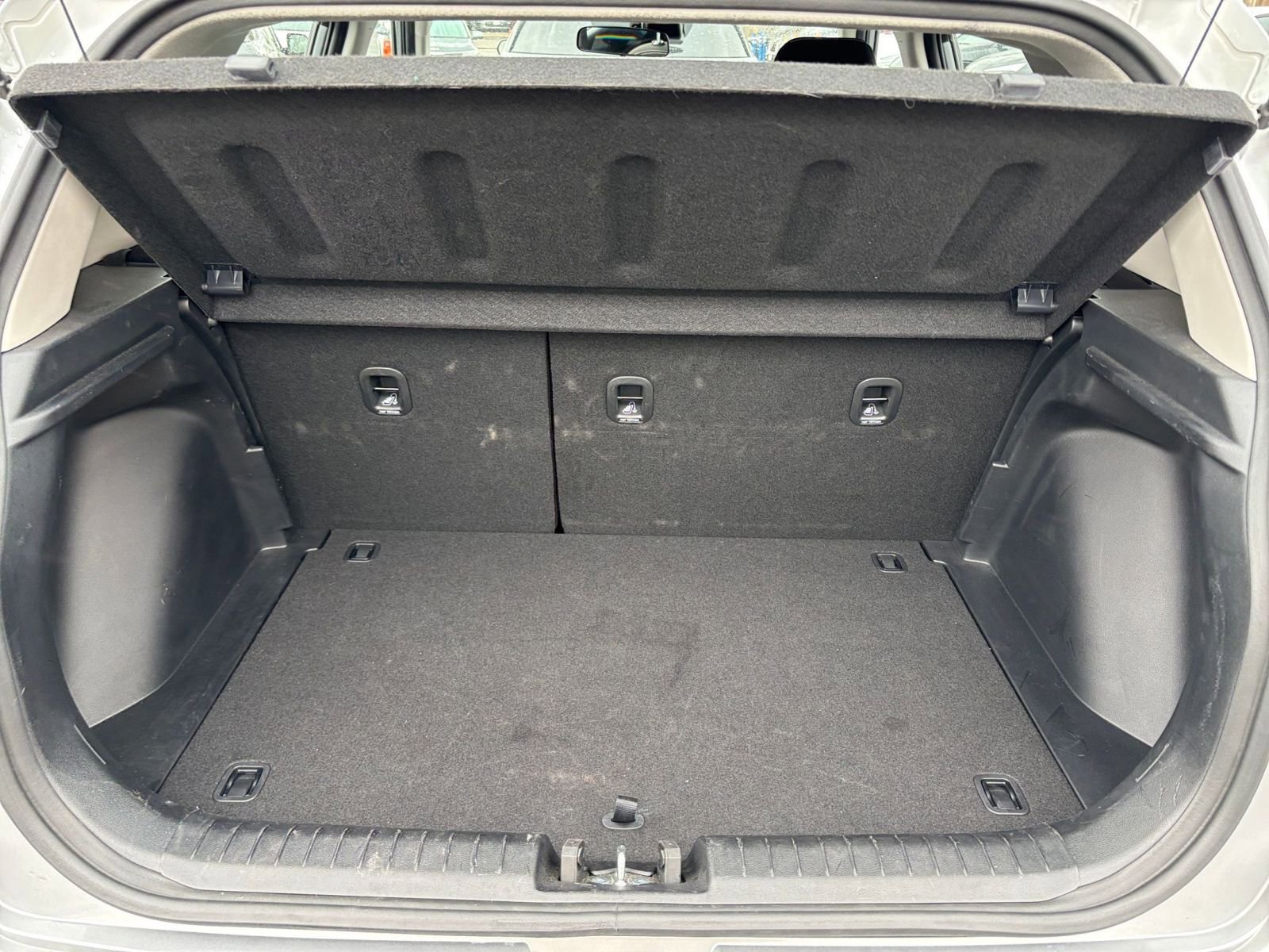 Thumbnail: 2025 Hyundai Venue - 25