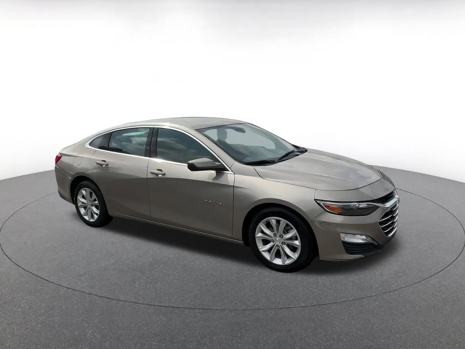 Thumbnail: 2024 Chevrolet Malibu - 2