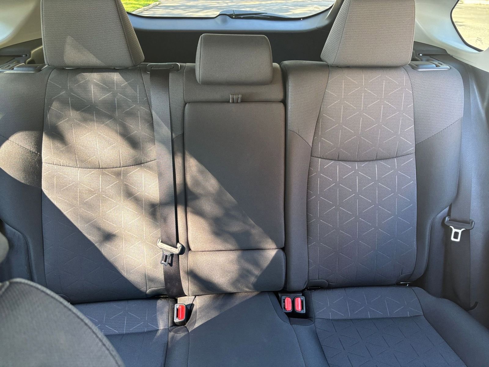 Thumbnail: 2025 Toyota RAV4 - 32