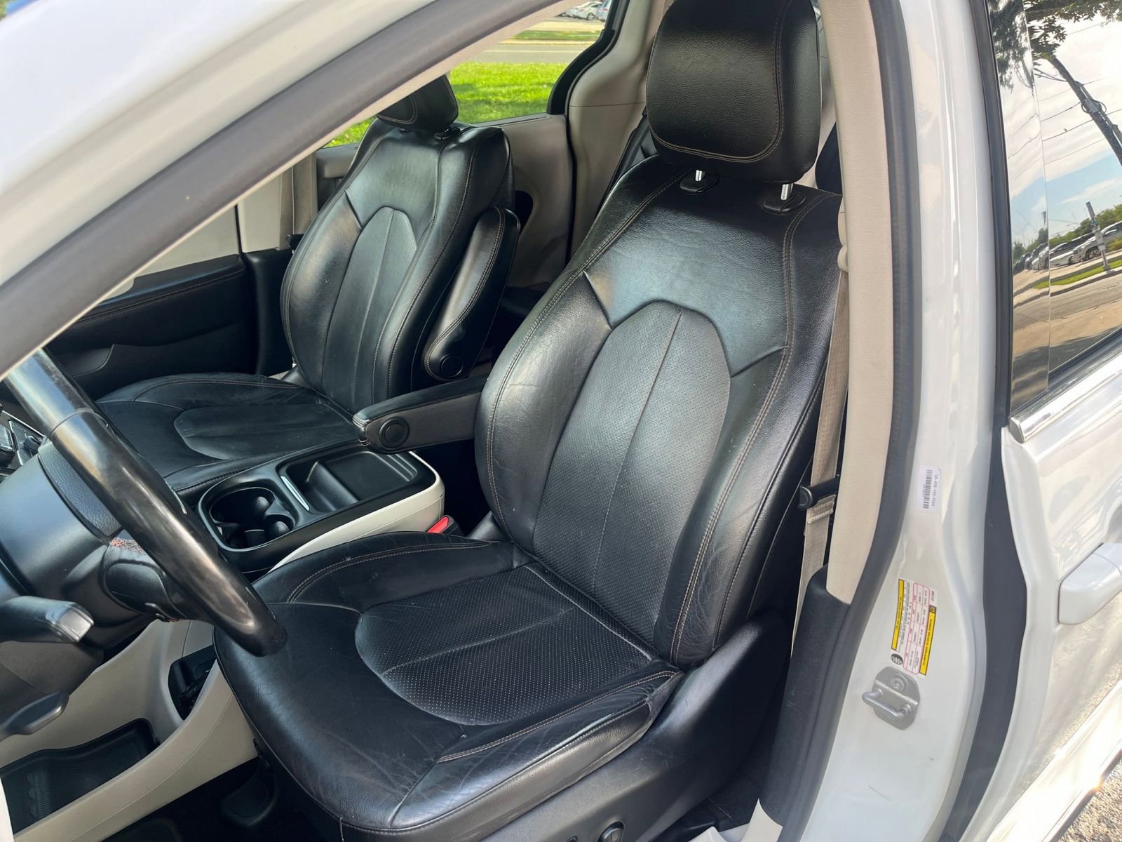 Thumbnail: 2020 Chrysler Pacifica - 30