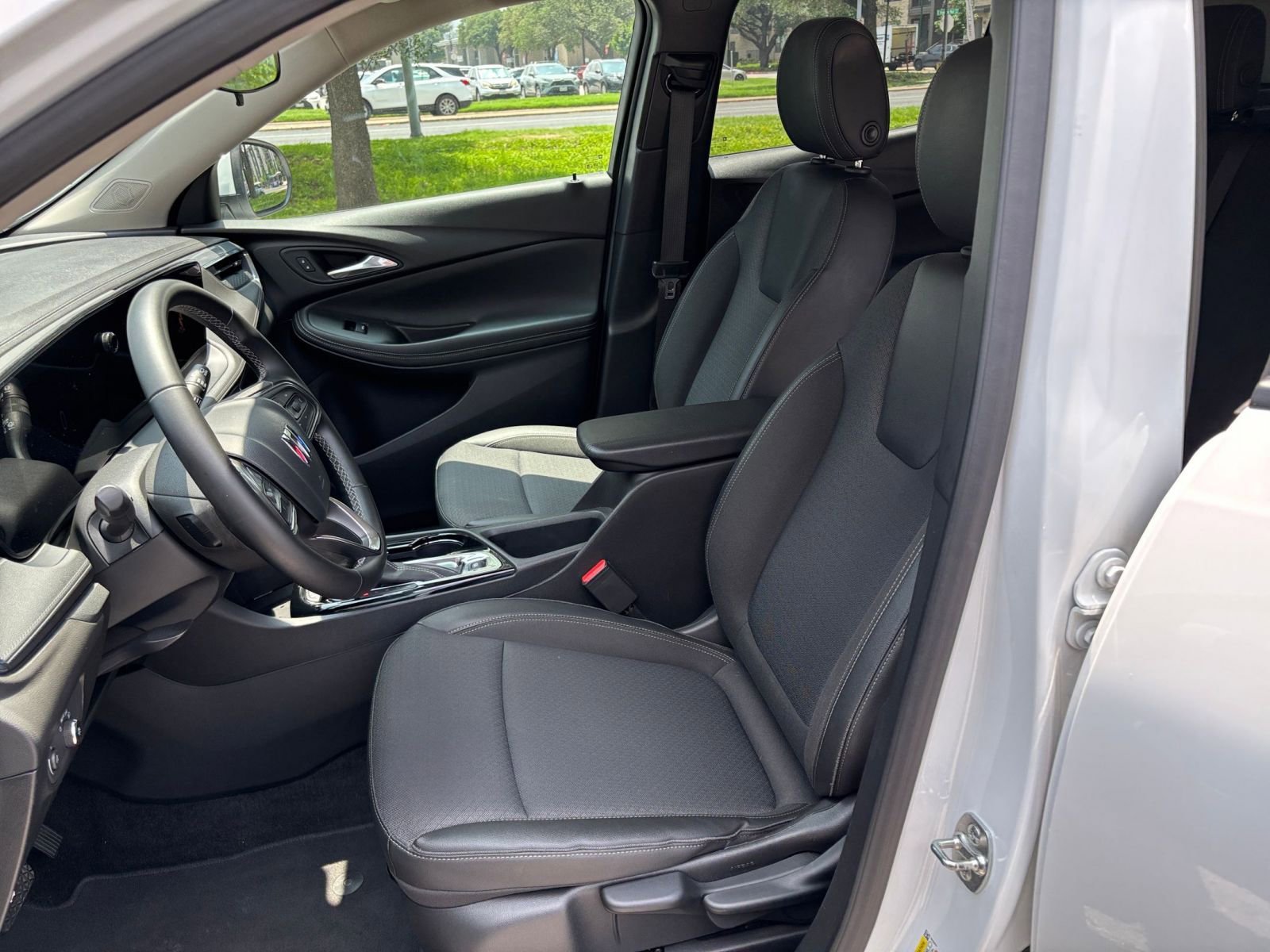 Thumbnail: 2025 Buick Encore GX - 31