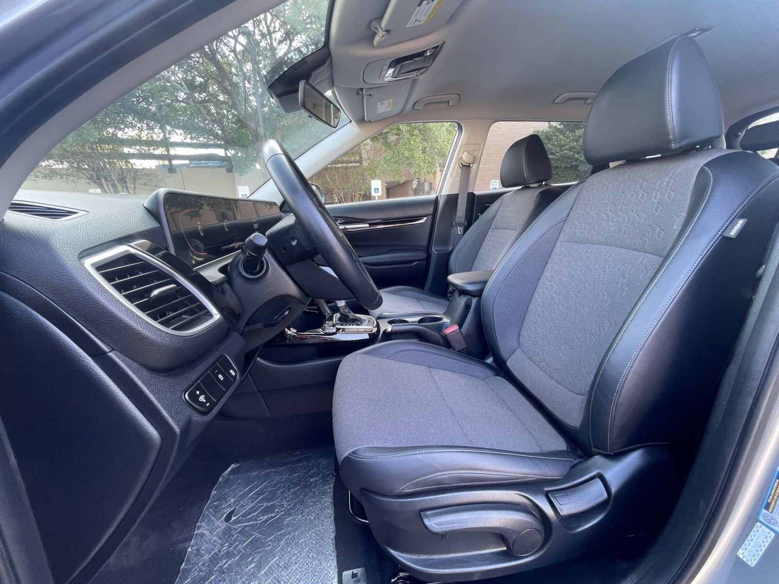 Thumbnail: 2025 Kia Seltos - 26