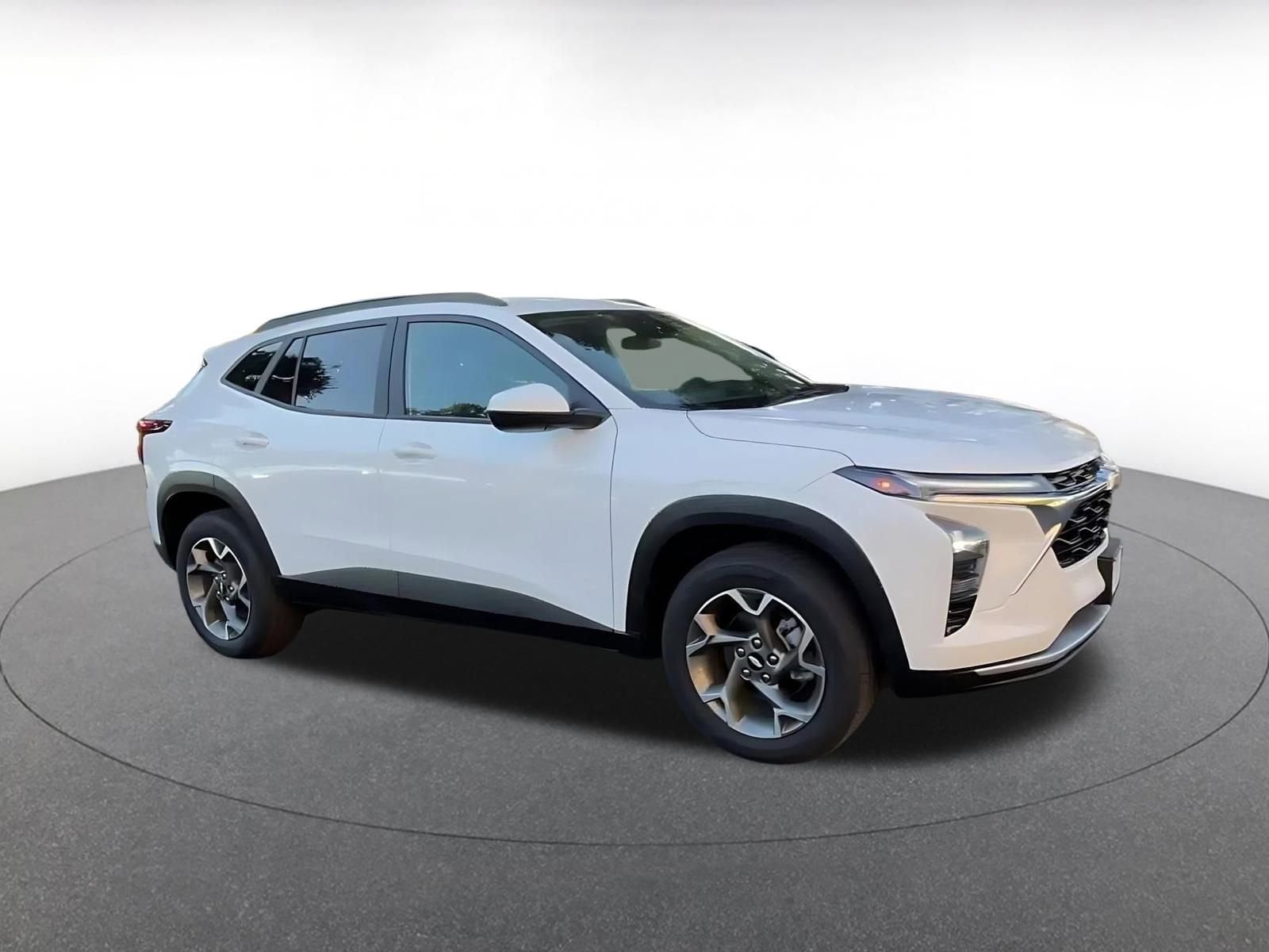 Thumbnail: 2025 Chevrolet Trax - 2