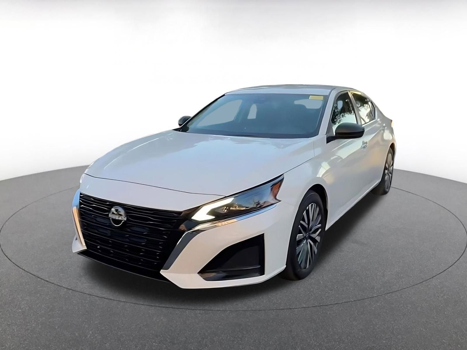 Thumbnail: 2025 Nissan Altima - 6