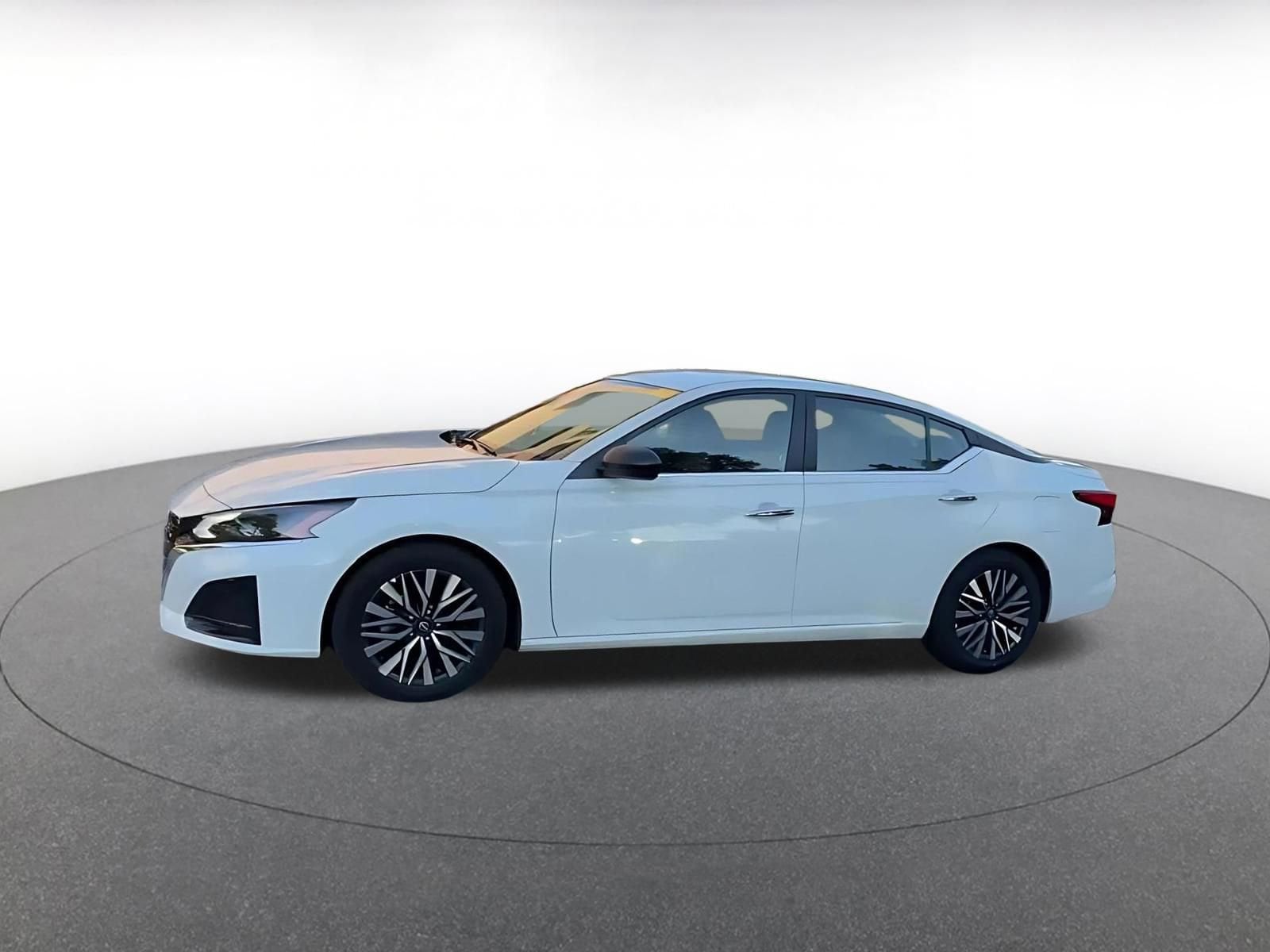 Thumbnail: 2025 Nissan Altima - 6