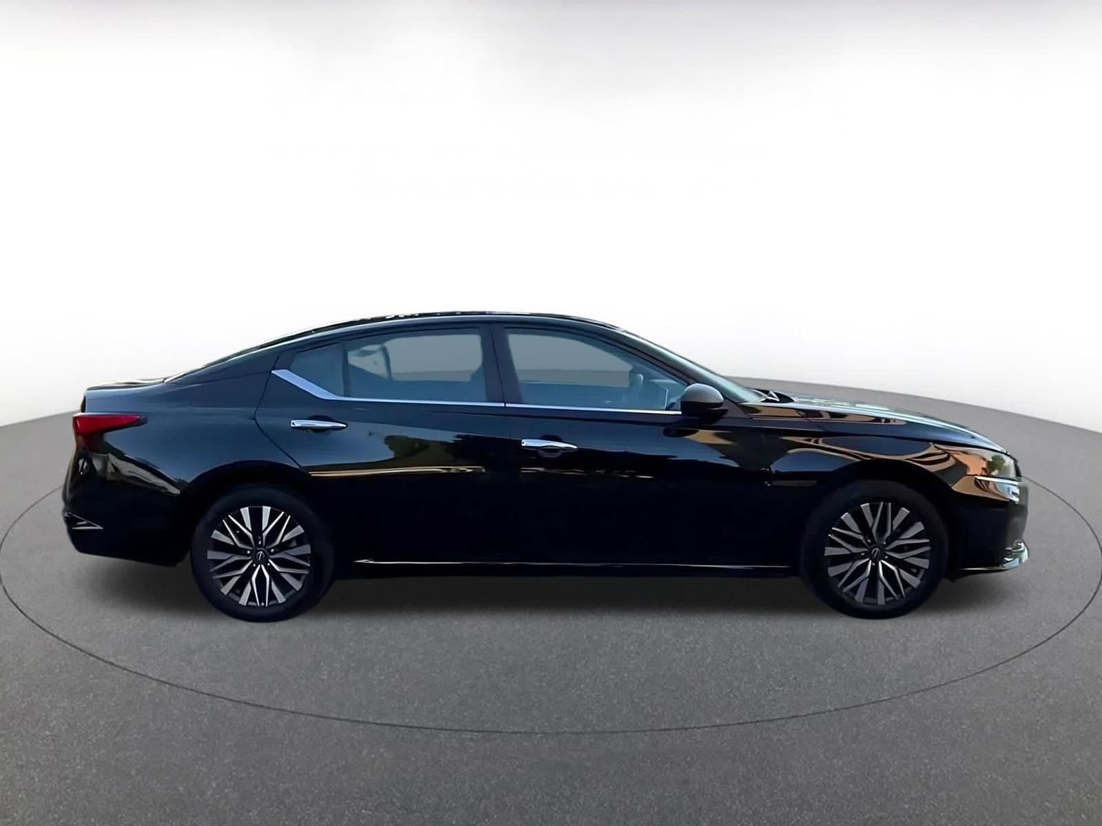 Thumbnail: 2025 Nissan Altima - 13