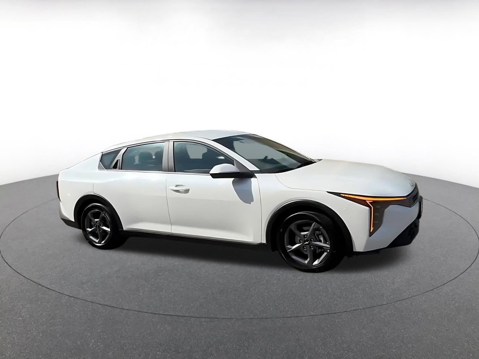 Thumbnail: 2025 Kia K4 - 2