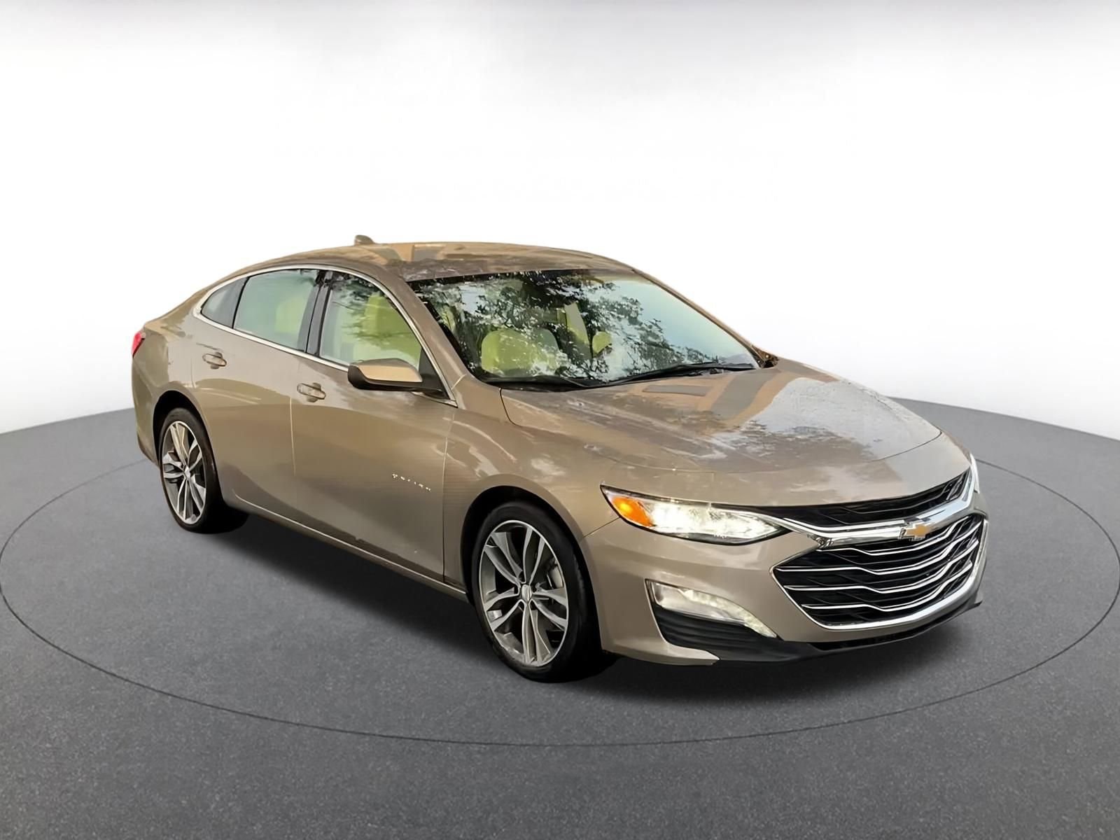 Thumbnail: 2024 Chevrolet Malibu - 3